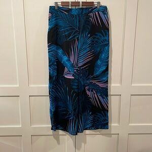 Wide leg ankle pants worn once and in perfect condition